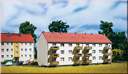 015-14472 - 1:160 Mehrfamilienhaus